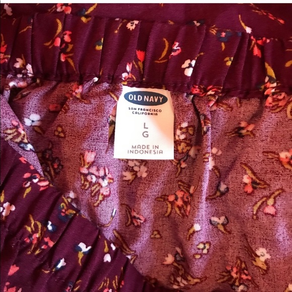 Old Navy Burgundy Floral Cold Shoulder Top - Picture 4 of 4